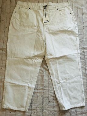 KBB By Kahlana White Straight Leg Jeans Size 20 NWT Relaxed Fit Denim